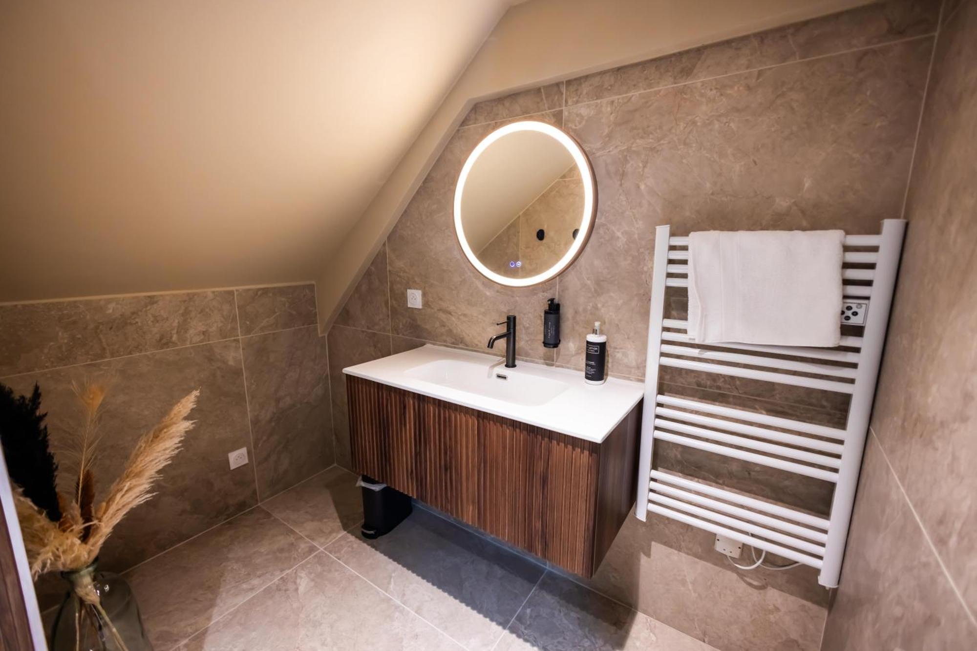 Eden Room - Luxe, Balneo & Sauna Le Mans Exterior foto