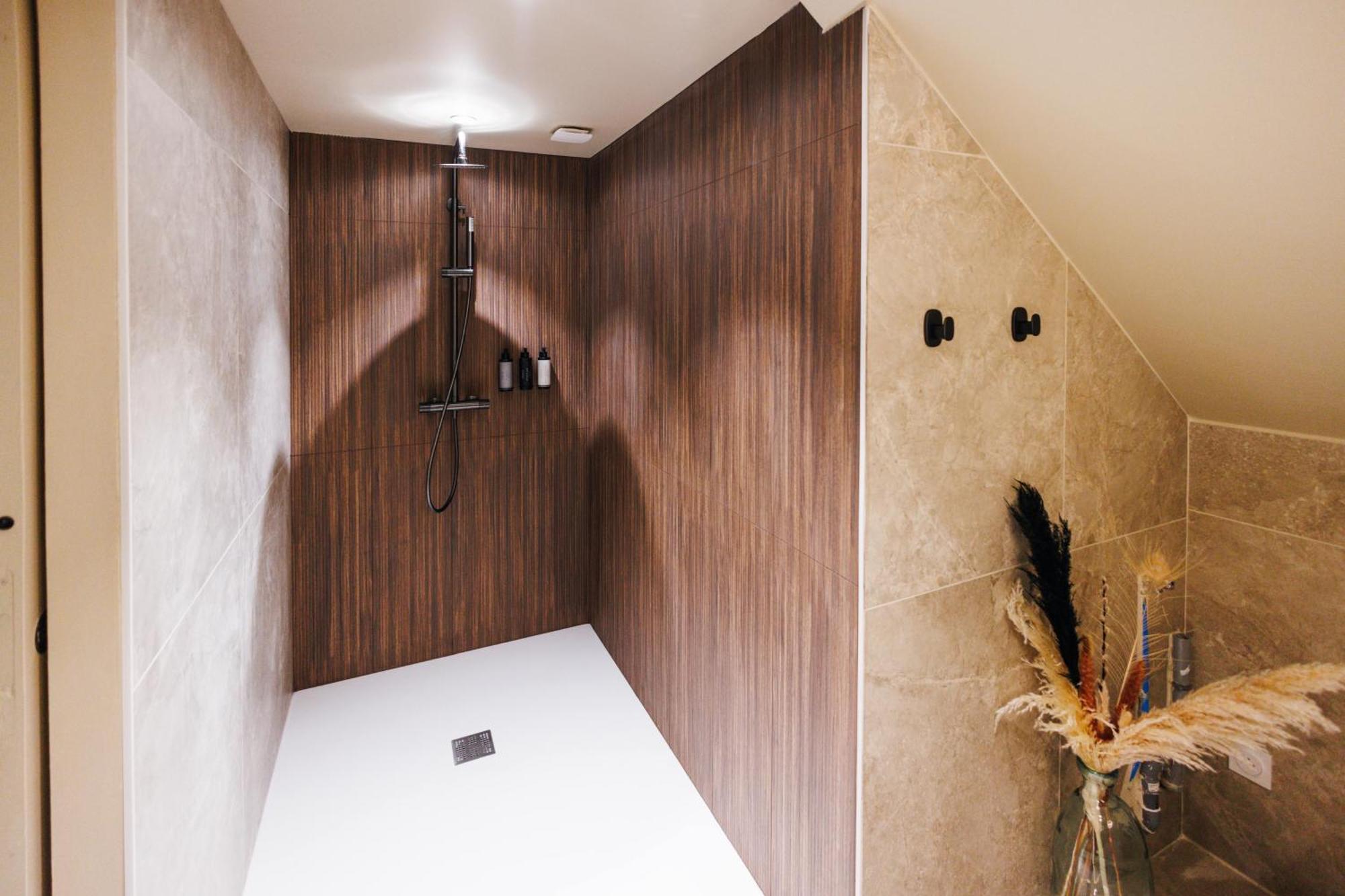 Eden Room - Luxe, Balneo & Sauna Le Mans Exterior foto